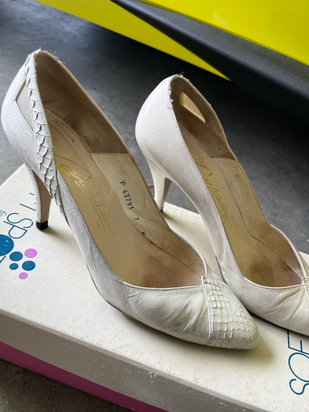 Vintage Caressa Women’s Ivory High Heel Pumps with Textured Toe